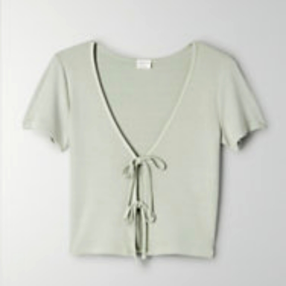 Aritzia only tie front t-shirt - Picture 4 of 5